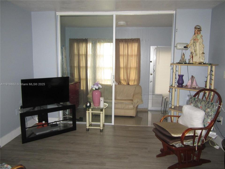 2751 E Sunrise Lakes Dr 108, Sunrise, Florida 33322