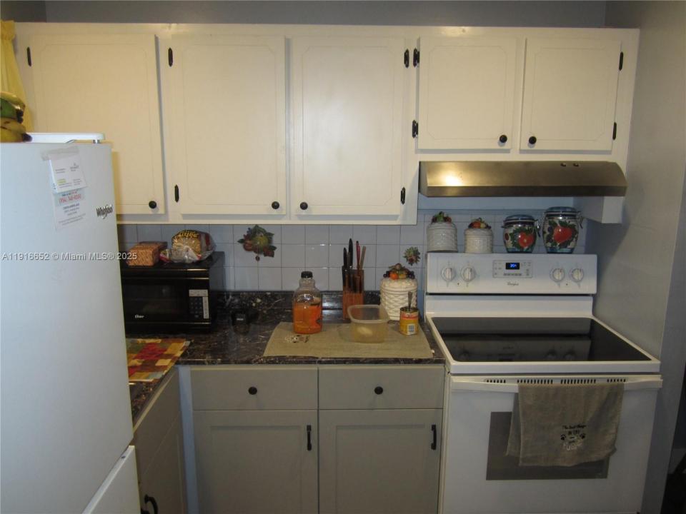 2751 E Sunrise Lakes Dr 108, Sunrise, Florida 33322