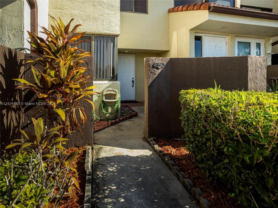 9761 SW 138th Ave HC1R, Miami, Floryda 33186, USA