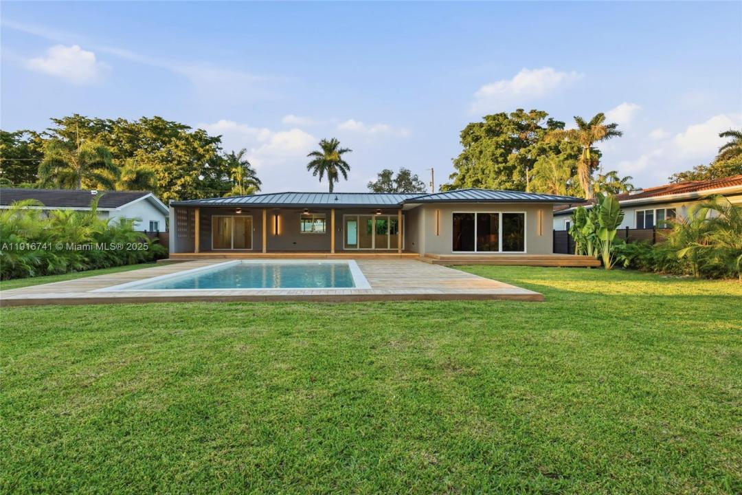 360 NW 87th St, El Portal, Floride 33150, États-Unis