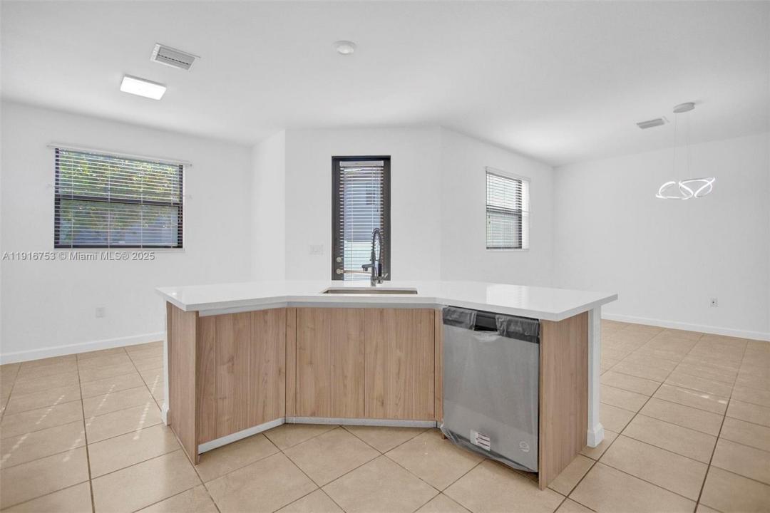 3504 W 94th St 3504, Hialeah, Florida 33018