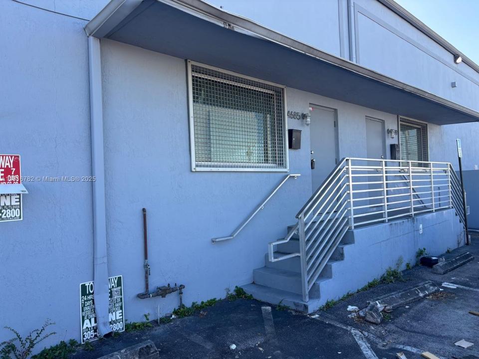 4685 E 11th Ave 2, Hialeah, Floryda 33013, USA