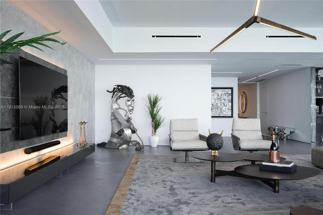 788 NE 23rd St 4102, Miami, Floryda 33137, USA