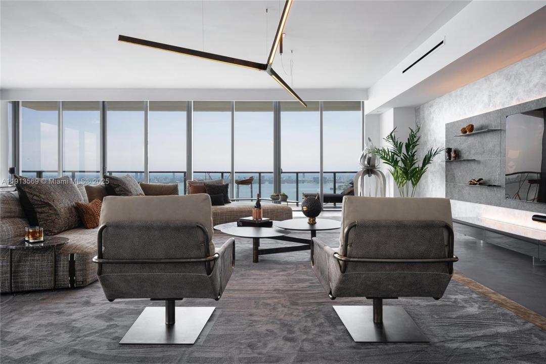 788 NE 23rd St 4102, Miami, Floryda 33137, USA