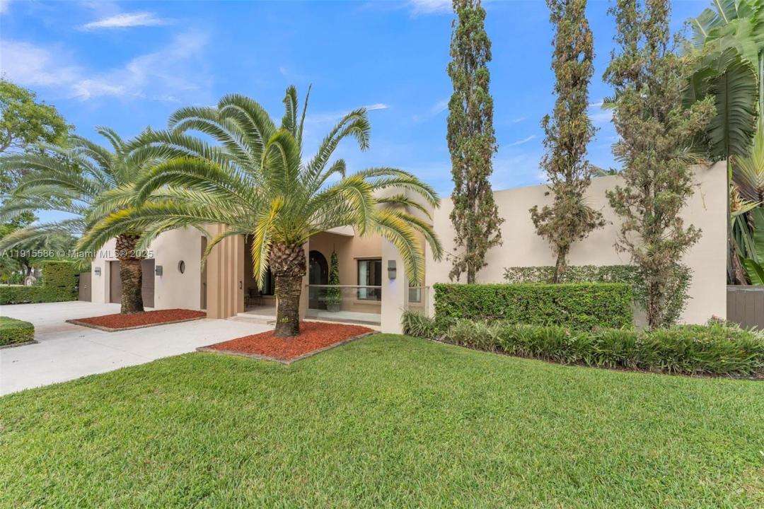 7261 W Troon Cir, Miami Lakes, Florida 33014