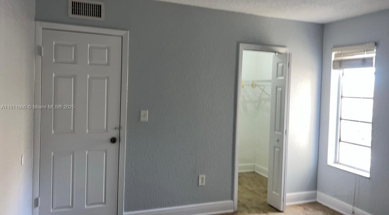 575 W 69th St 208, Hialeah, Florida 33014, Stati Uniti
