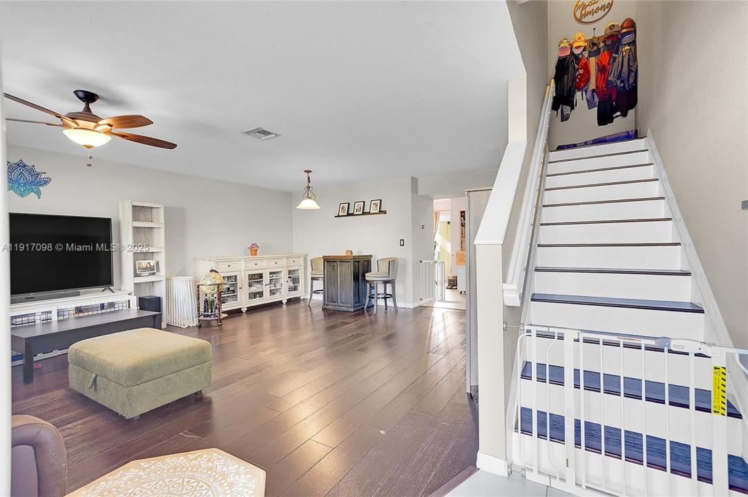 5933 Glasgow Way, Tamarac, פלורידה 33321, ארצות הברית של אמריקה