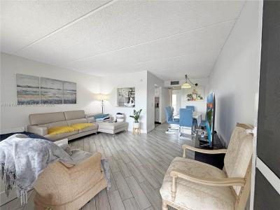 500 W Village Green Cir W 203, Palm Springs, Florida 33461, Estados Unidos