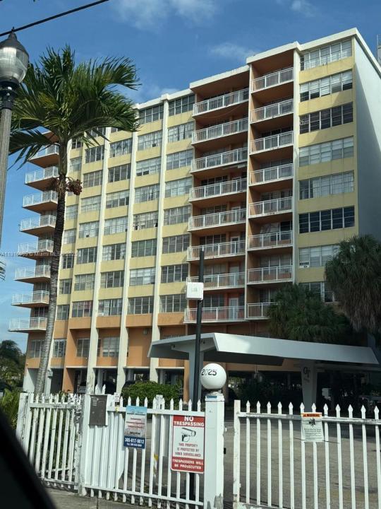 2025 NE 164th St 605, North Miami Beach, Флорида 33162, Соединенные Штаты