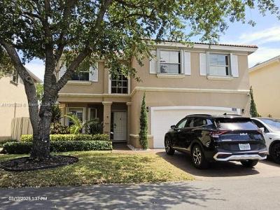 1055 Yellow Birch Ter, Hollywood, Florida 33019, USA
