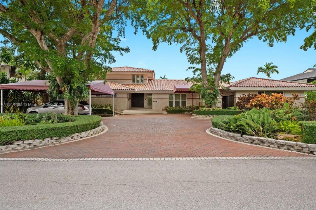 2015 NE 120th Rd, North Miami, Florida 33181