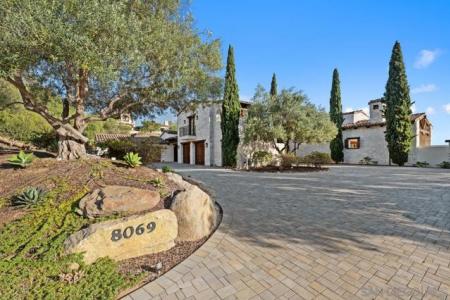 Entrada De Luz E, San Diego, California 92127