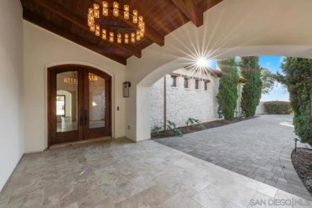 Entrada De Luz E, San Diego, California 92127