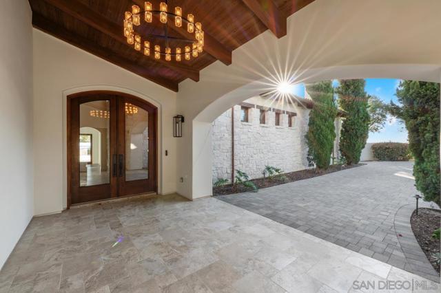 Entrada De Luz E, San Diego, California 92127