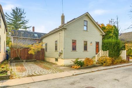 6 Sunshine Court, Newport, RI 02840, USA