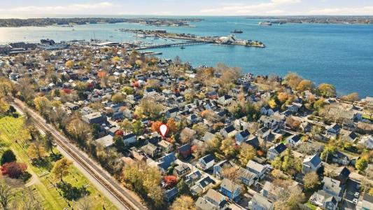 6 Sunshine Court, Newport, Rhode Island 02840, USA