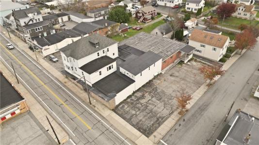 42 Main Road, Tiverton, Rhode Island 02878, USA