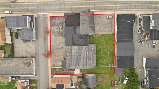 42 Main Road, Tiverton, Rhode Island 02878, USA