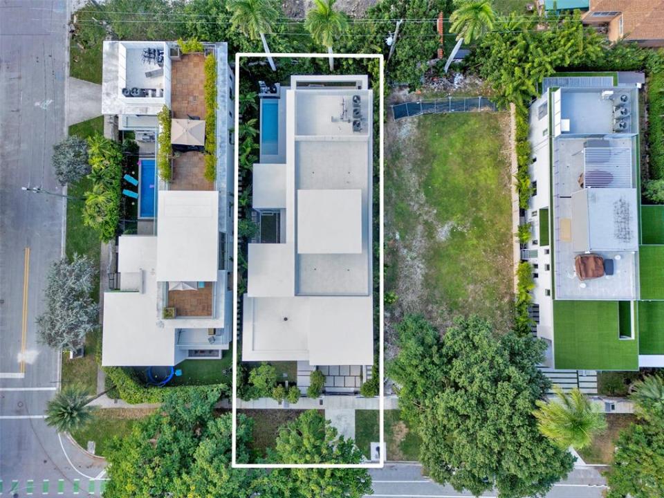 2130 S MIAMI AVE, Miami, Flórida 33129, Estados Unidos