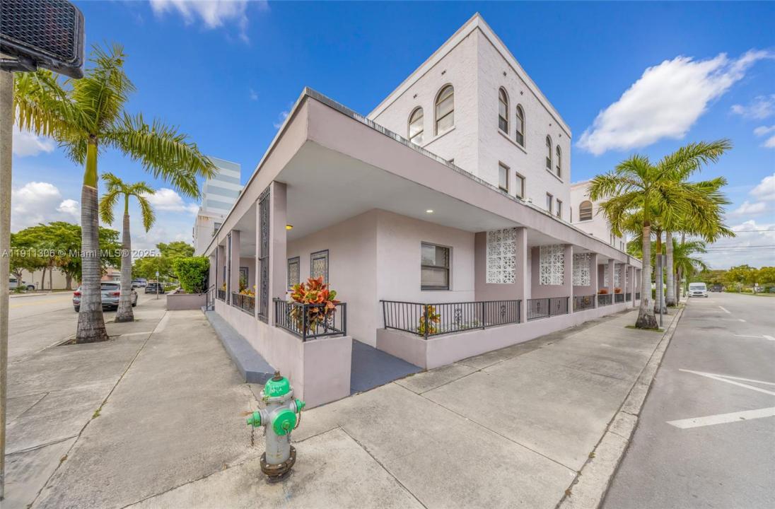 2001 Polk St, Hollywood, Florida 33020