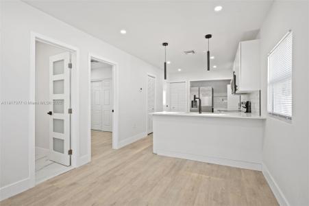 1844 NW 67th St, Miami, Florida 33147, USA