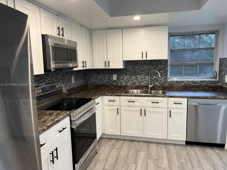 3064 Riverside Dr 3G, Coral Springs, Florida 33065