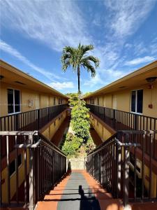 1733 Mayo St 9, Hollywood, Florida 33020, USA