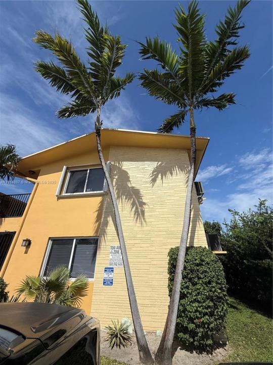 1733 Mayo St 9, Hollywood, Florida 33020, USA