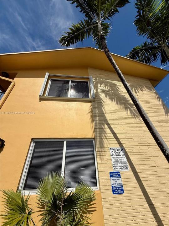 1733 Mayo St 9, Hollywood, Florida 33020, USA