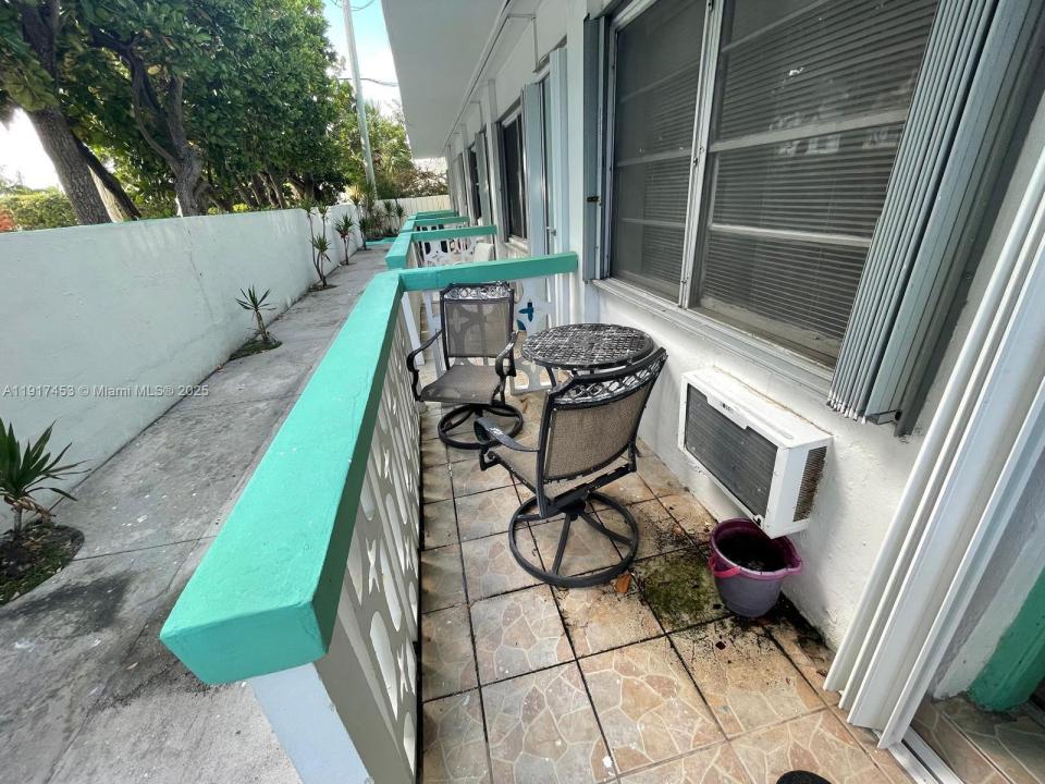 6490 Collins Ave 5, Miami Beach, Floryda 33141, USA