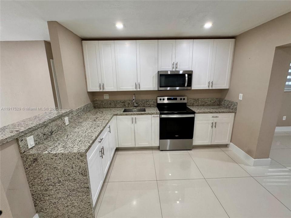 8101 SW 4th St 8101, Miami, 佛羅里達州 33144, 美國