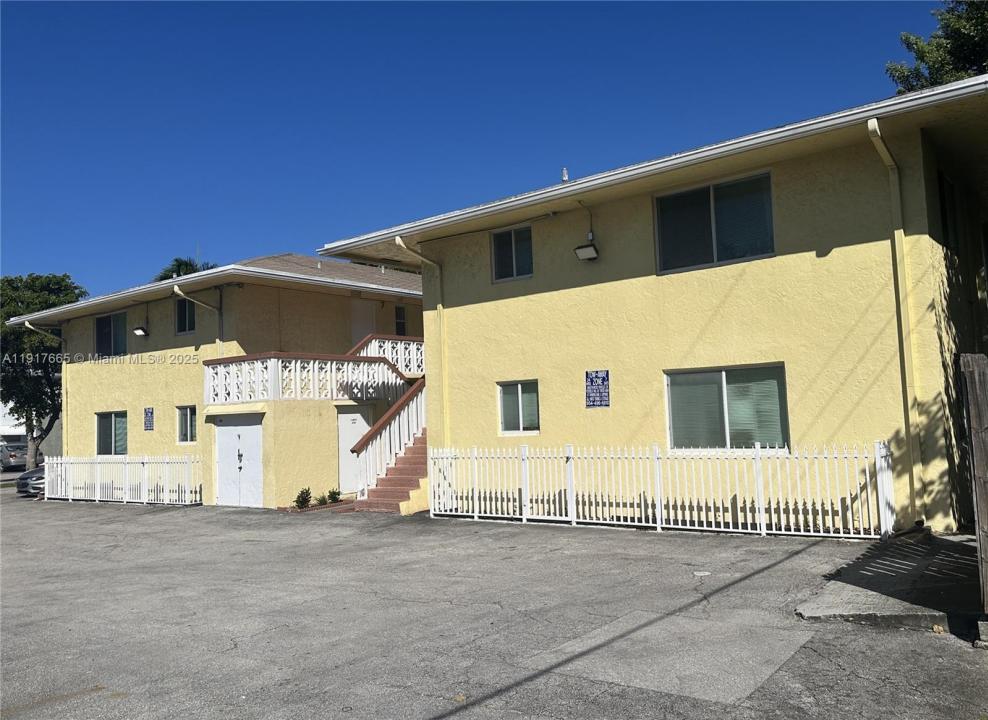 724 NE 4th St, Hallandale Beach, Florida 33009