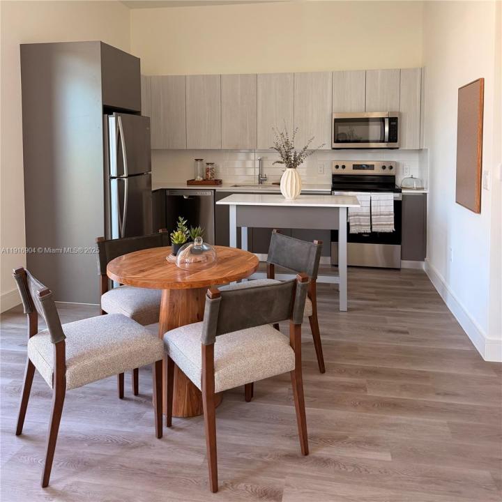 3801 N Dixie Hwy 115, Oakland Park, Flórida 33334, Estados Unidos