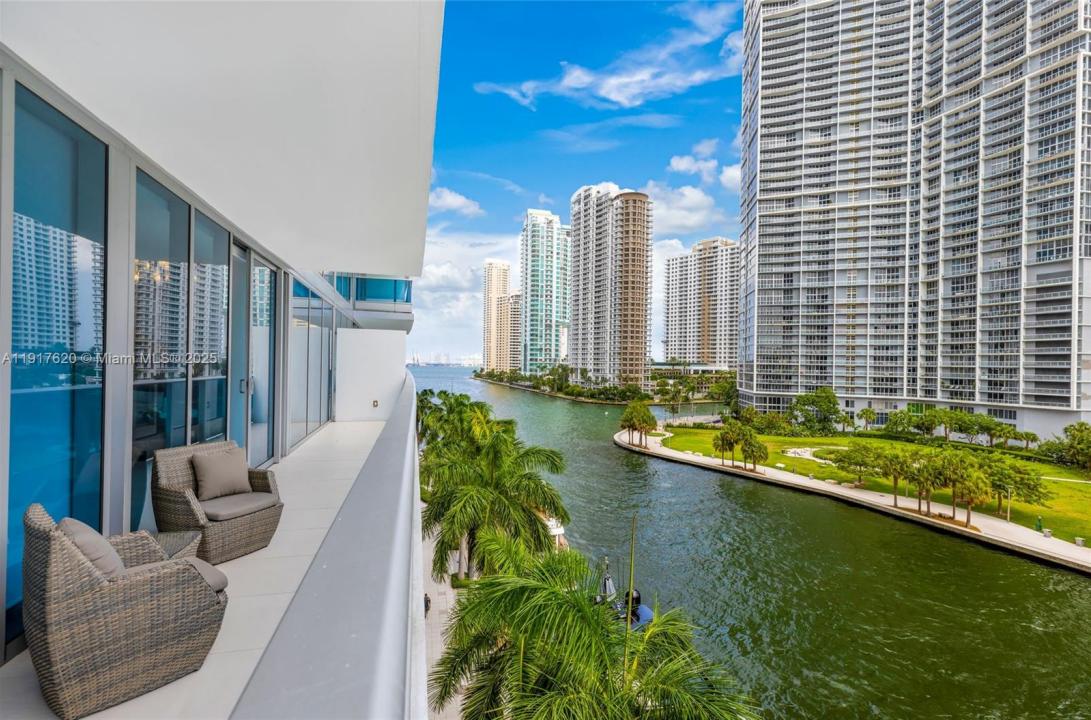 200 Biscayne Boulevard Way 504, Miami, Florida 33131