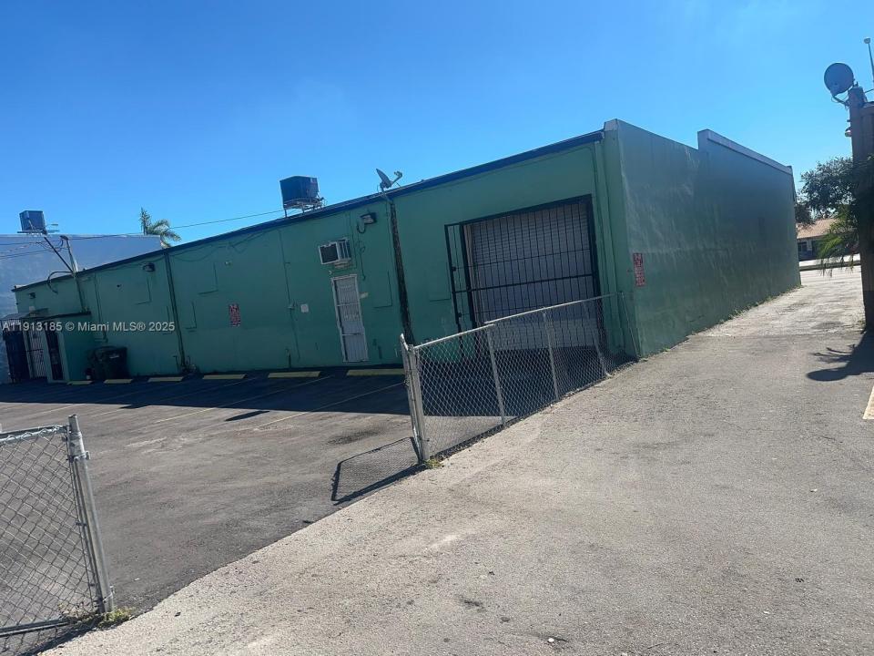 1051 NW 119th St, North Miami, Florida 33168