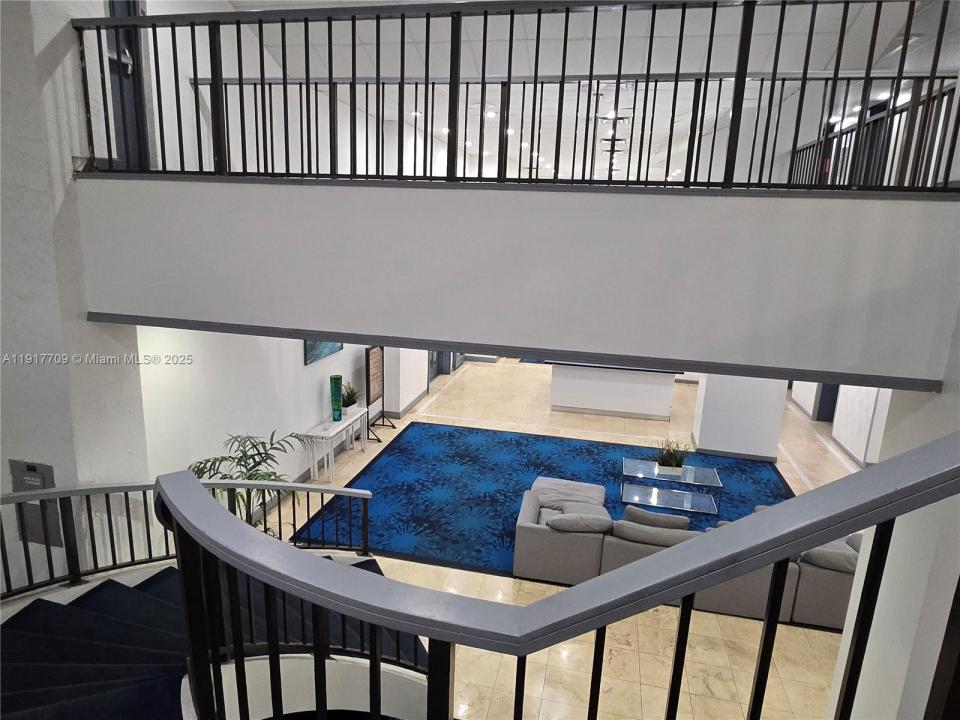 13499 Biscayne Blvd CUM8, North Miami, Florida 33181