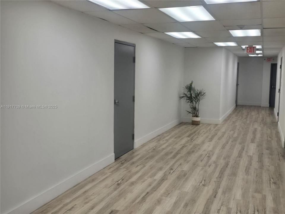 13499 Biscayne Blvd CUM8, North Miami, Florida 33181