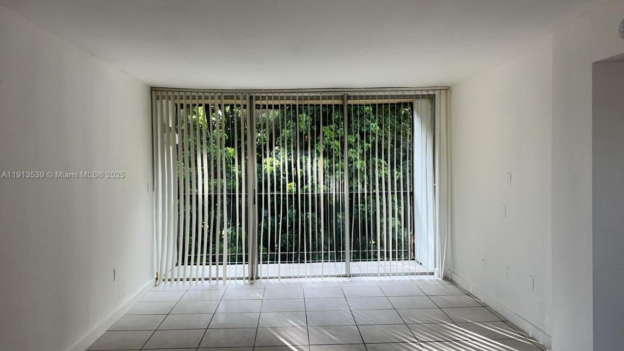 8860 Fontainebleau Blvd 403, Miami, Floride 33172, États-Unis