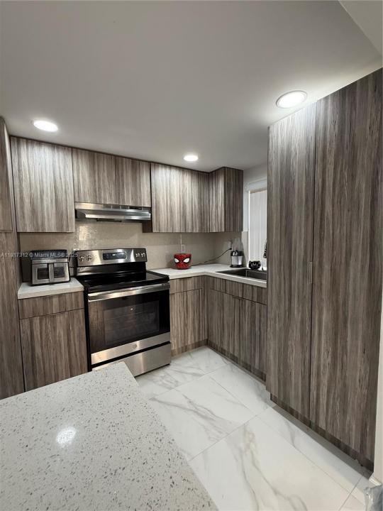 4850 SW 63rd Ter 312, Davie, Floryda 33314, USA