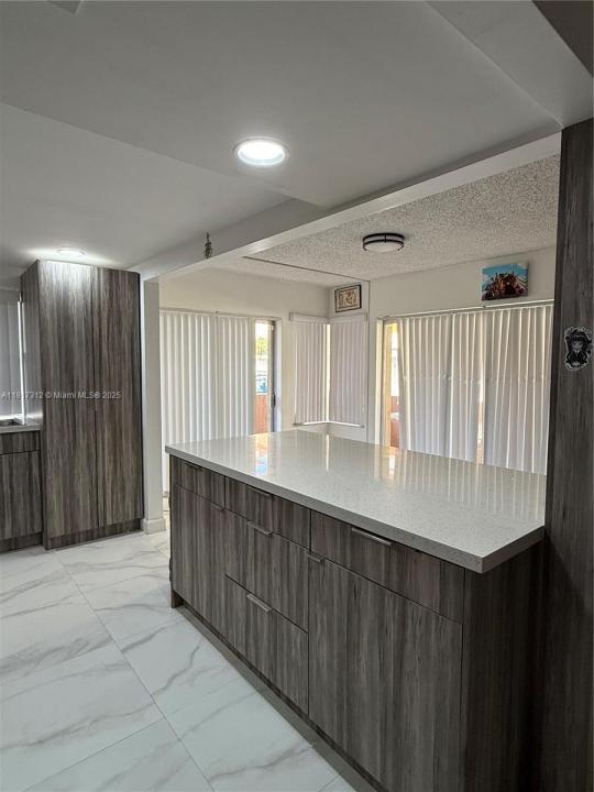 4850 SW 63rd Ter 312, Davie, Floryda 33314, USA