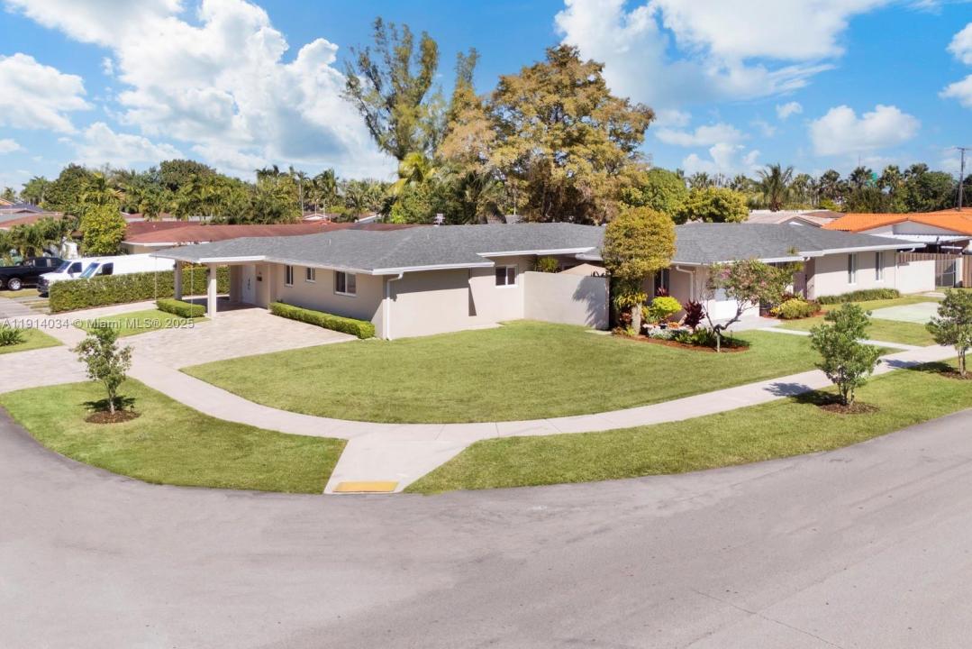 7875 SW 12th St 0, Miami, Floryda 33144, USA