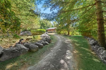 250 James Trail, Richmond, Rhode Island 02892, États-Unis