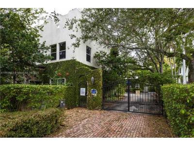 3051 Center St 9, Miami, Florida 33133, USA