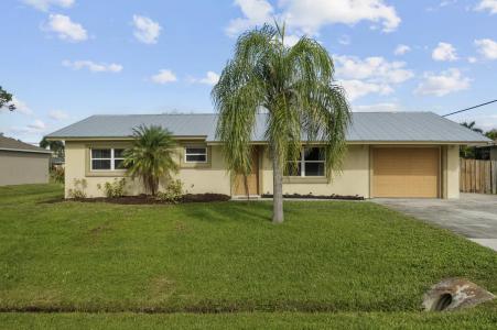991 SE Walters Terrace, Port Saint Lucie, Floryda 34983, USA