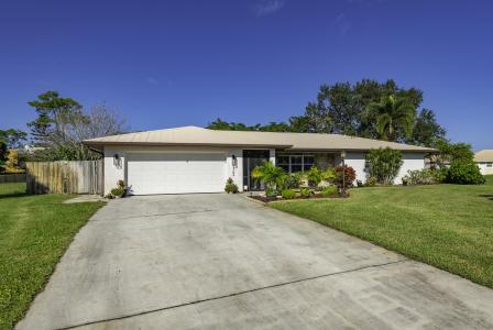 762 SE River Lane, Port Saint Lucie, Floryda 34983, USA