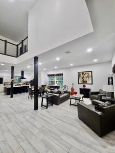 2019 Harbor View Cir, Weston, Florida 33327