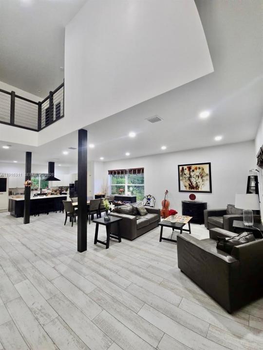 2019 Harbor View Cir, Weston, Florida 33327