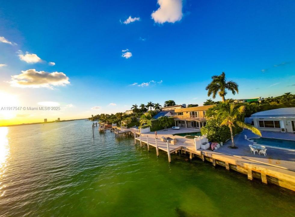 1500 S Treasure Dr 00, North Bay Village, Florida 33141, Stati Uniti