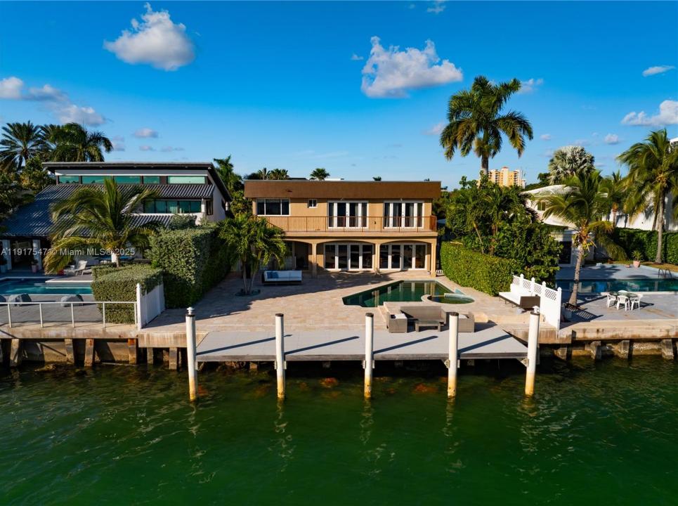 1500 S Treasure Dr 00, North Bay Village, Florida 33141, Stati Uniti