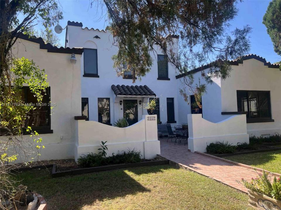 2152 SW 10, Miami, Florida 33135